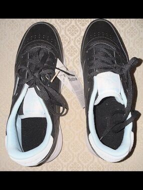 Reebok Women's Black & Light Blue Low-Top Sneakers